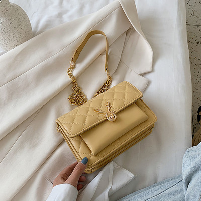 Geanta de dama actuala din imitatie de piele cu catarama