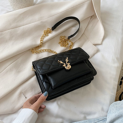 Geanta de dama actuala din imitatie de piele cu catarama