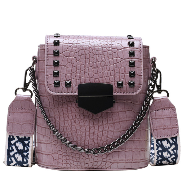 Κομψή γυναικεία τσάντα με τσέπες και φαρδιά λαβή