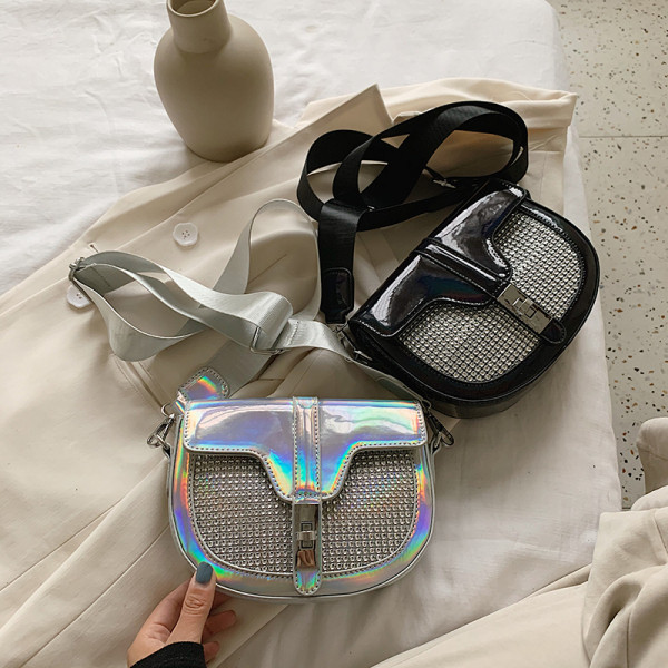 Κομψή γυναικεία τσάντα από οικολογικό δέρμα με μεγάλη λαβή