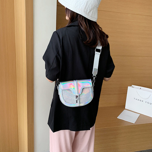 Κομψή γυναικεία τσάντα από οικολογικό δέρμα με μεγάλη λαβή