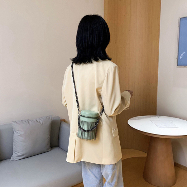 Geanta de dama eleganta din piele ecologica cu elemente metalice si fermoar