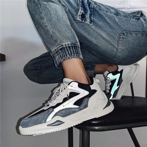 Adidasi moderni pentru barbati cu reflectoare