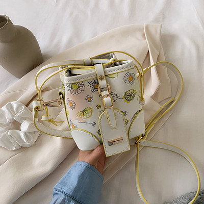 Geanta de dama eleganta din piele ecologica cu model floral