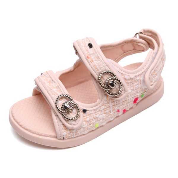 Model nou de sandale pentru copii cu elemente metalice pentru fete
