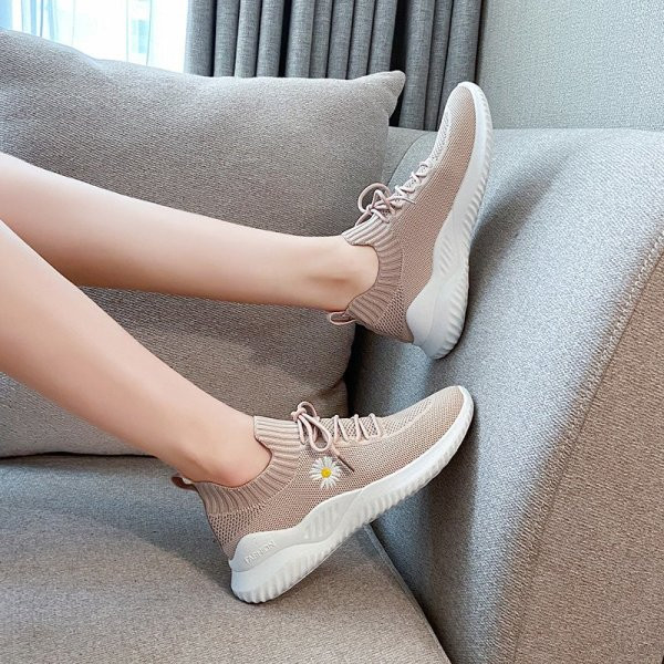 Naiste vabaaja tossud värvilise tikandiga