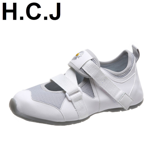 Γυναικεία πάνινα παπούτσια με velcro και χρωματιστά κεντήματα