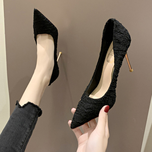 Pantofi de dama stilati model ascutit cu toc auriu