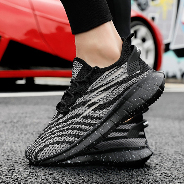 Võrgust paeltega meeste tossud