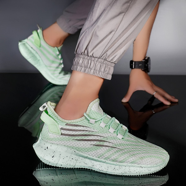 Võrgust paeltega meeste tossud