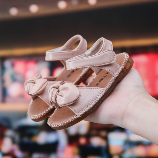 Μοντέρνα παιδικά σανδάλια από οικολογικό δέρμα με κορδέλα