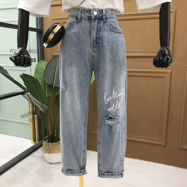 Blugi de damă actuali model drept cu motive rupte și inscripție