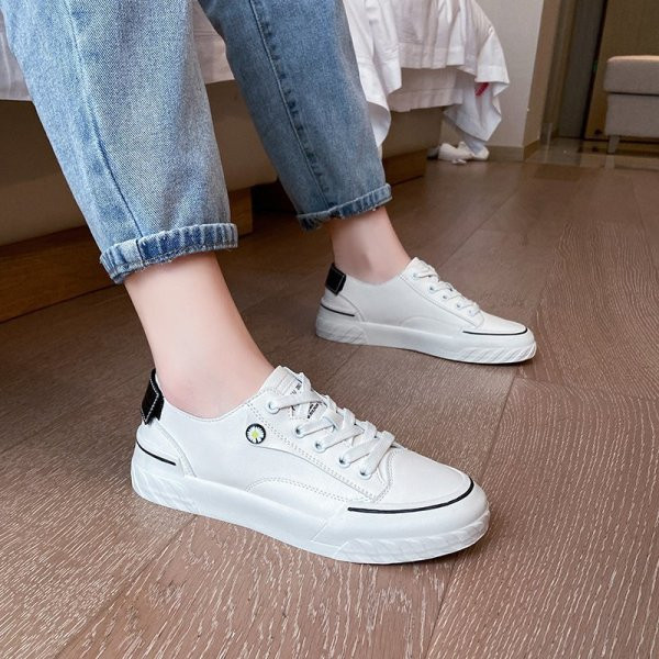 Γυναικεία casual αθλητικά παπούτσια από οικολογικό δέρμα με επίπεδη σόλα