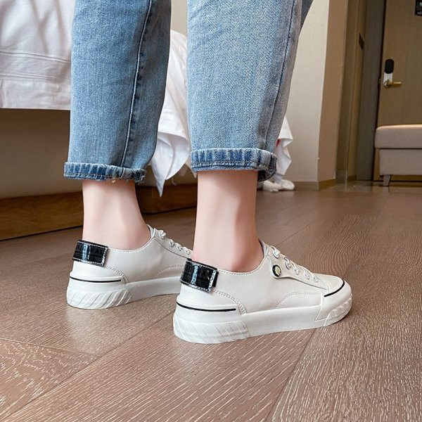 Γυναικεία casual αθλητικά παπούτσια από οικολογικό δέρμα με επίπεδη σόλα