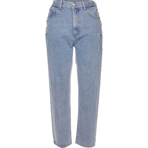 Jauns sieviešu džinsu modelis ar izgriezumiem un ķēdītēm