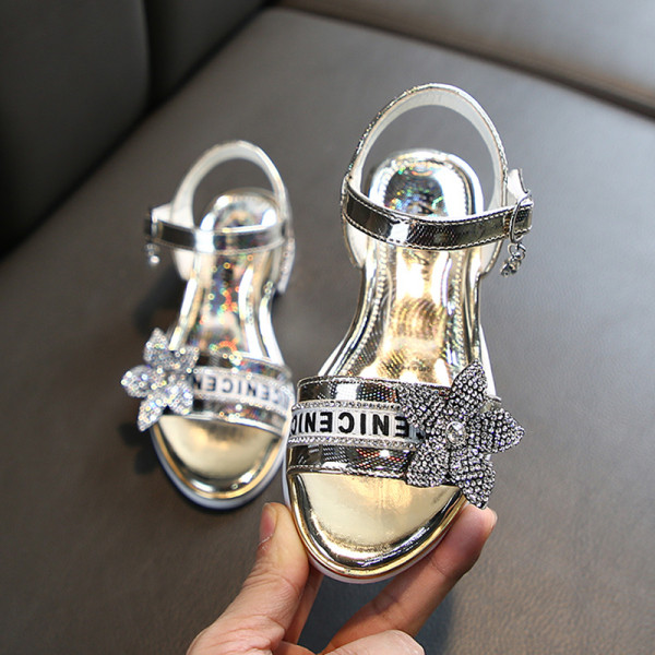 Sandale moderne pentru copii pentru fete cu pietre și cataramă