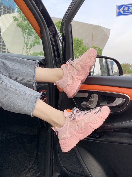 Γυναικεία μοντέρνα αθλητικά παπούτσια με τραχιά σόλα και πολύχρωμα κορδόνια