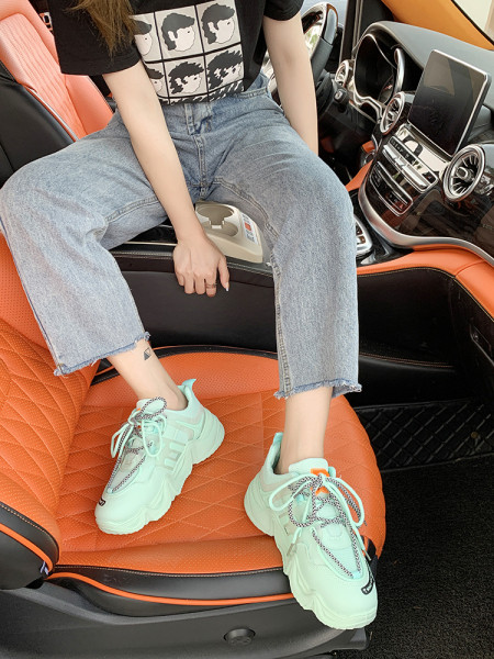 Νέο μοντέλο γυναικεία αθλητικά παπούτσια με χρωματιστά κορδόνια