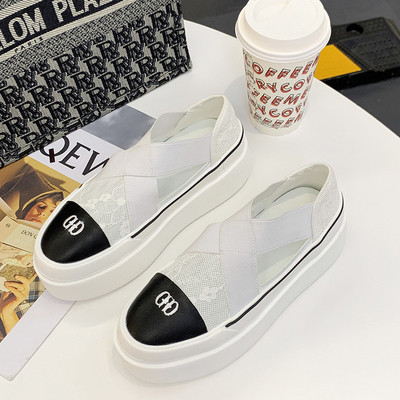 Jauns sieviešu kedu modelis ar augstām zolēm un gumijām