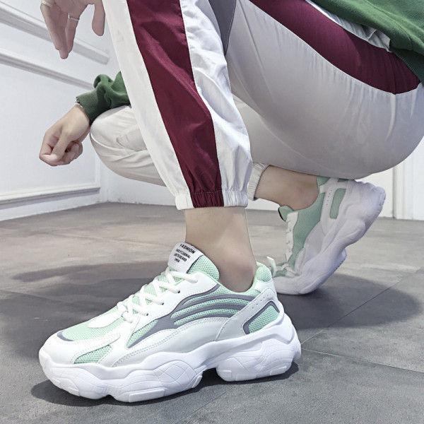 Kõrge talla ja värvilise võrguga vabaaja meeste tossud