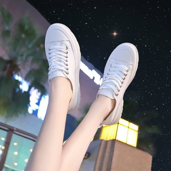 Γυναικεία αθλητικά παπούτσια ια την άνοιξη και το φθινόπωρο