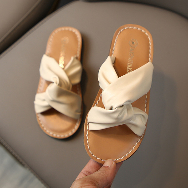 Papuci antiderapanti pentru copii pentru fete