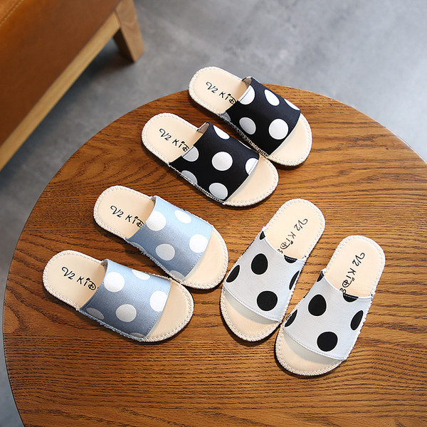 Casual παιδικές παντόφλες πουά για κορίτσια