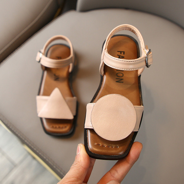 Μοντέρνα  παιδικά σανδάλια με αγκράφα για κορίτσια