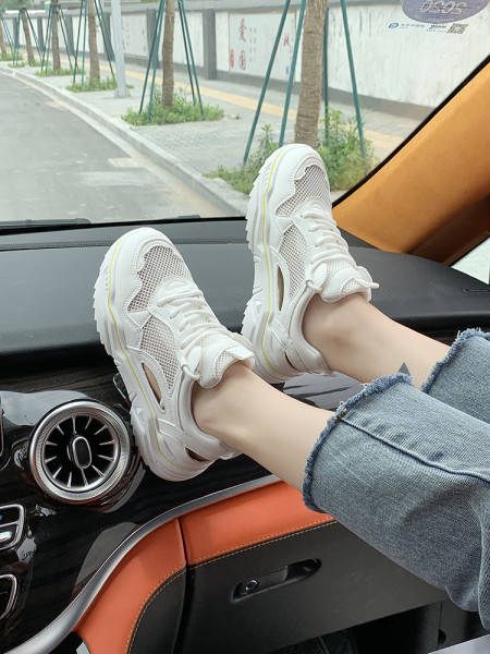 Tavaszi-őszi női tornacipő hálóval