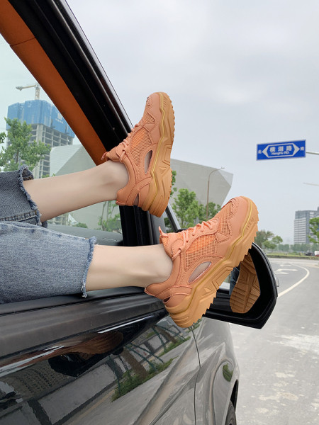 Tavaszi-őszi női tornacipő hálóval