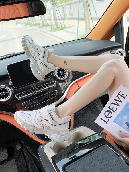 Naiste värviliste paelte ja kareda tallaga tossud