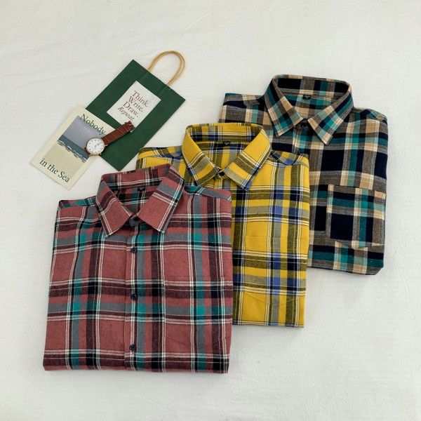 Cămașă pentru bărbați în carouri cu guler clasic și mâneci lungi