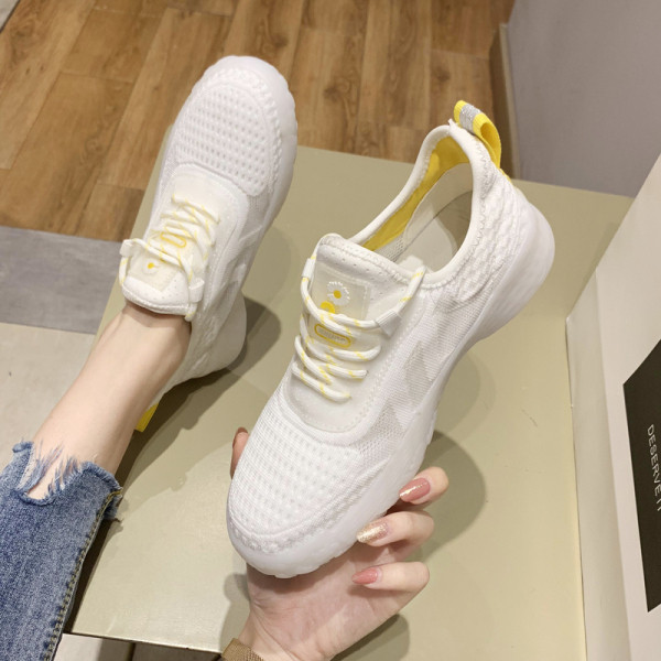 Võrgusilma ja paeltega naiste sporditossud