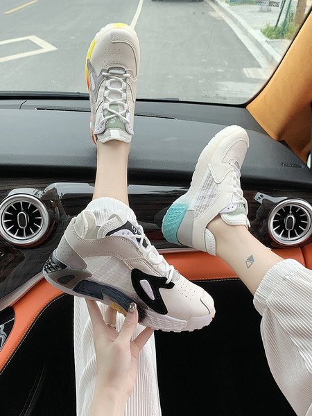 Sporty-casual γυναικεία αθλητικά παπούτσια με πλέγμα και χρωματιστή σόλα