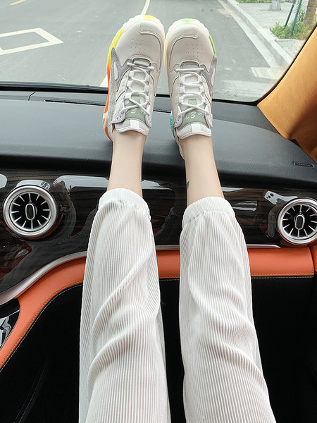 Sporty-casual γυναικεία αθλητικά παπούτσια με πλέγμα και χρωματιστή σόλα