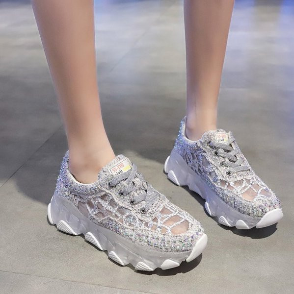 Moodsad naiste tossud valge ja rohelise tallaga