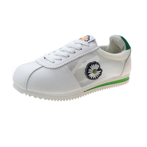 Γυναικεία αθλητικά πάνινα παπούτσια κατασκευασμένα από αναπνεύσιμο ύφασμα με εφαρμογές