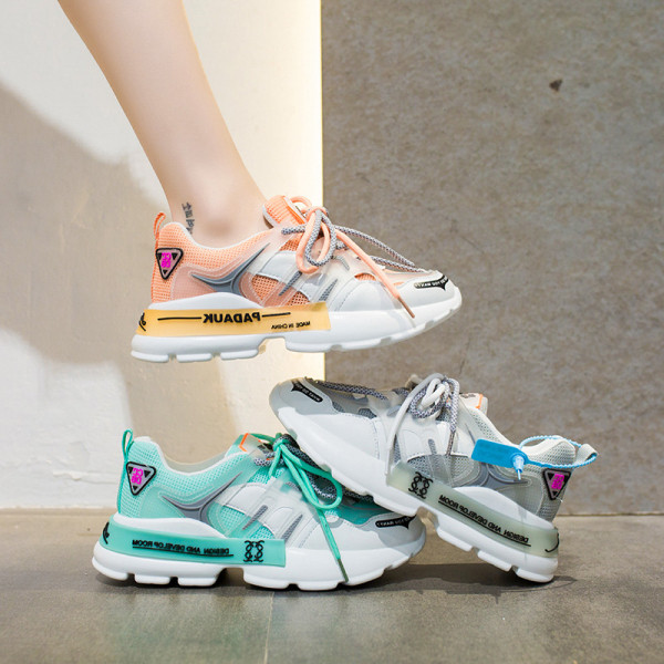 Tenisi dama de primavara cu cravate colorate