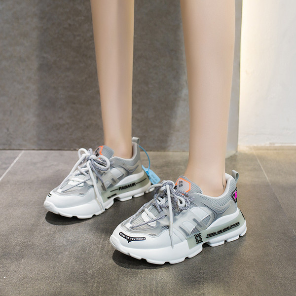 Tenisi dama de primavara cu cravate colorate