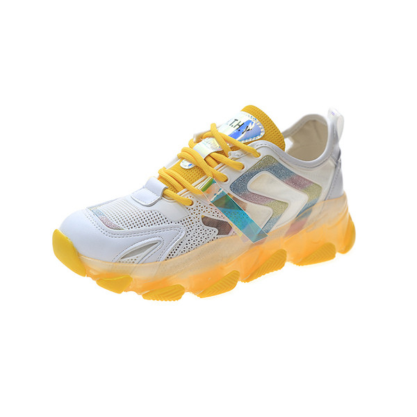 Moodsad naiste tossud värviliste taldade ja paeltega