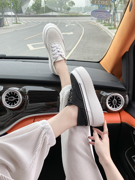 Kevad-sügis riidest naiste tossud kõrge lameda tallaga