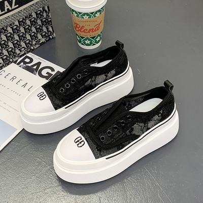 Adidași de damă din dantelă cu talpă plată înaltă