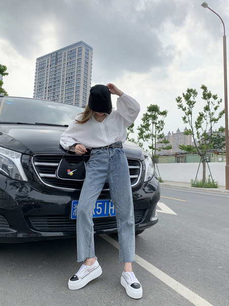 Adidași de damă din dantelă cu talpă plată înaltă