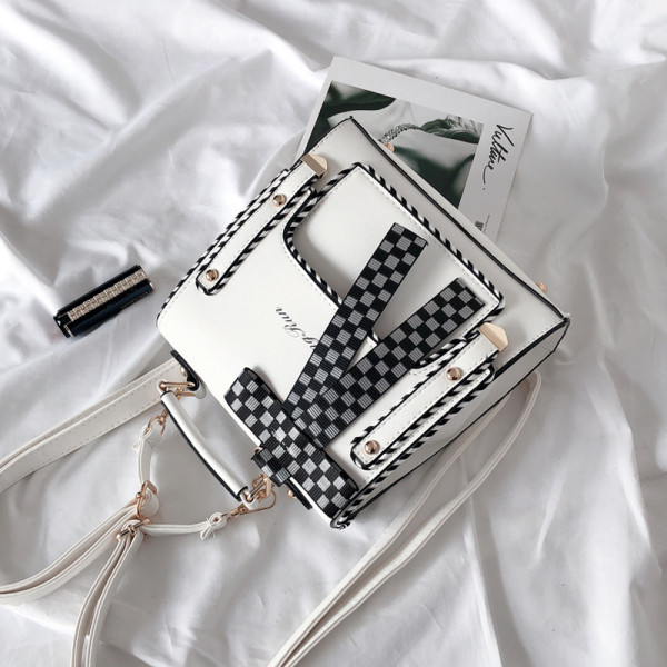 Sieviešu eko-ādas mugursoma ar lenti un uzrakstu