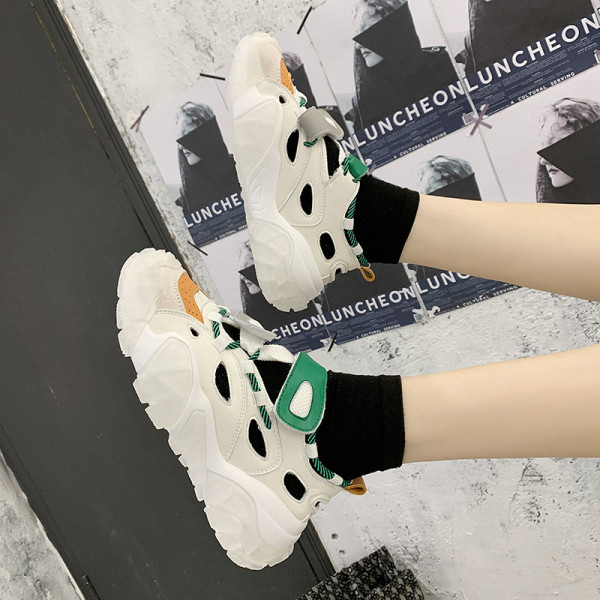 Naiste ökonahast sporditossud