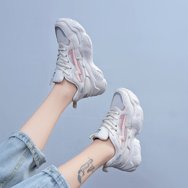 Adidași moderni de damă cu talpă înaltă aspră