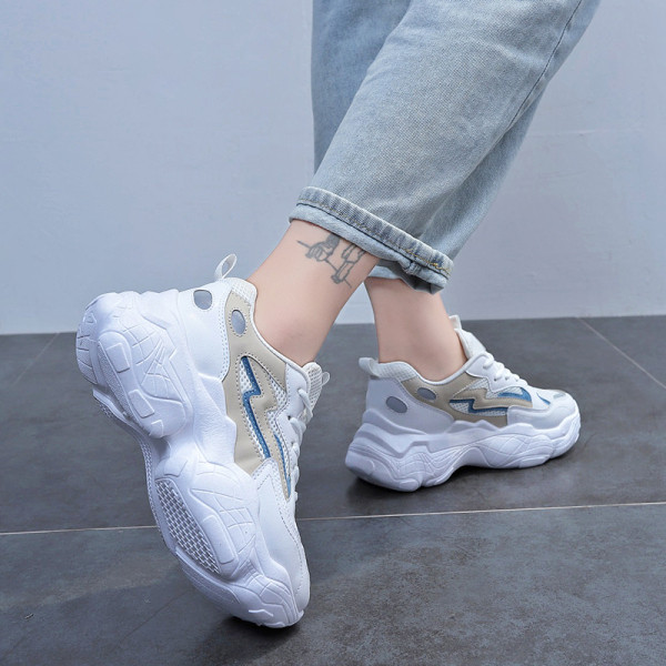 Adidași moderni de damă cu talpă înaltă aspră