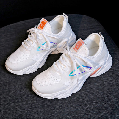 Sportimiseks sobivad naiste vabaaja tossud