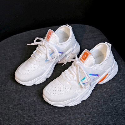 Sportimiseks sobivad naiste vabaaja tossud