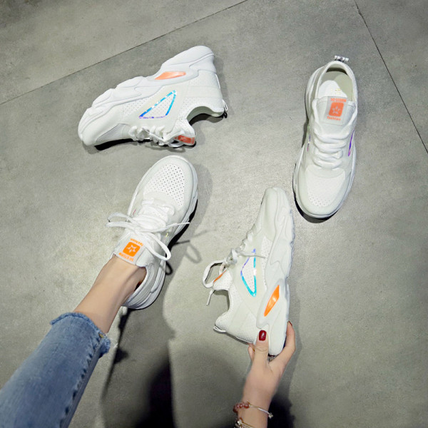 Sportimiseks sobivad naiste vabaaja tossud